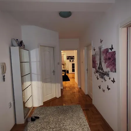 Stan 75m2 Apartment *